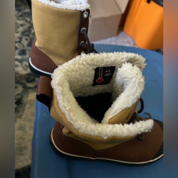Keen winter boots - Picture 2 of 5